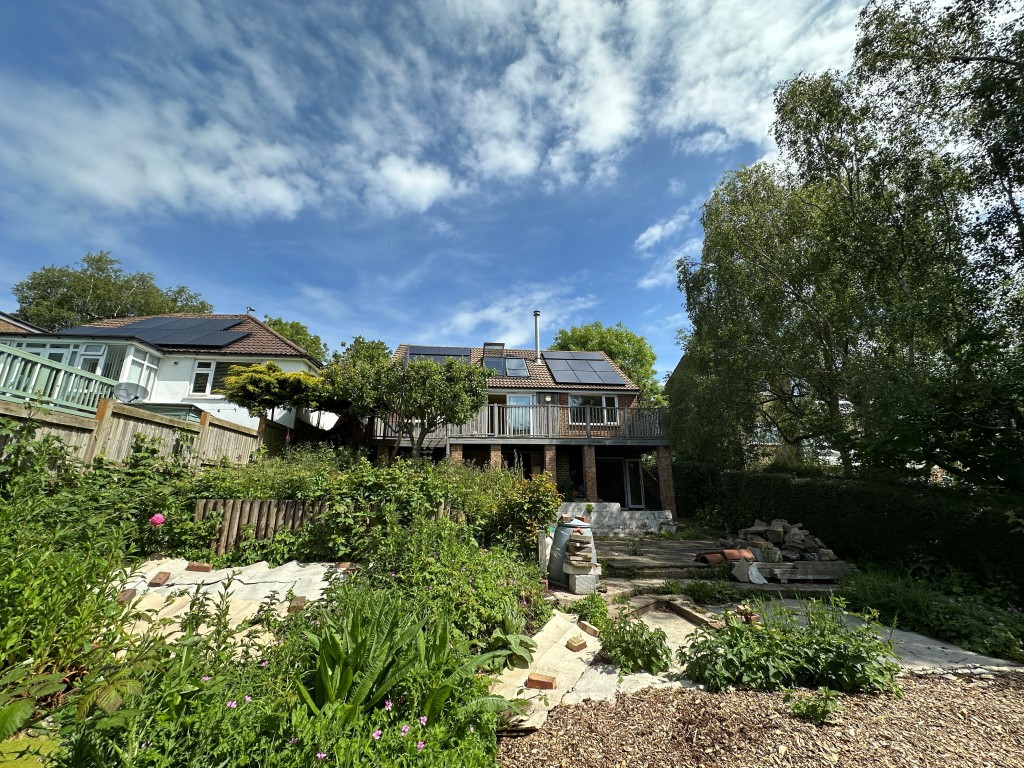 Lot: 125 - THREE-BEDROOM DETACHED HOUSE WITH POTENTIAL - Back of Property from Garden